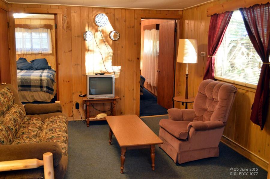 Edgewater Inn & Cottages Игл-Ривер Номер фото