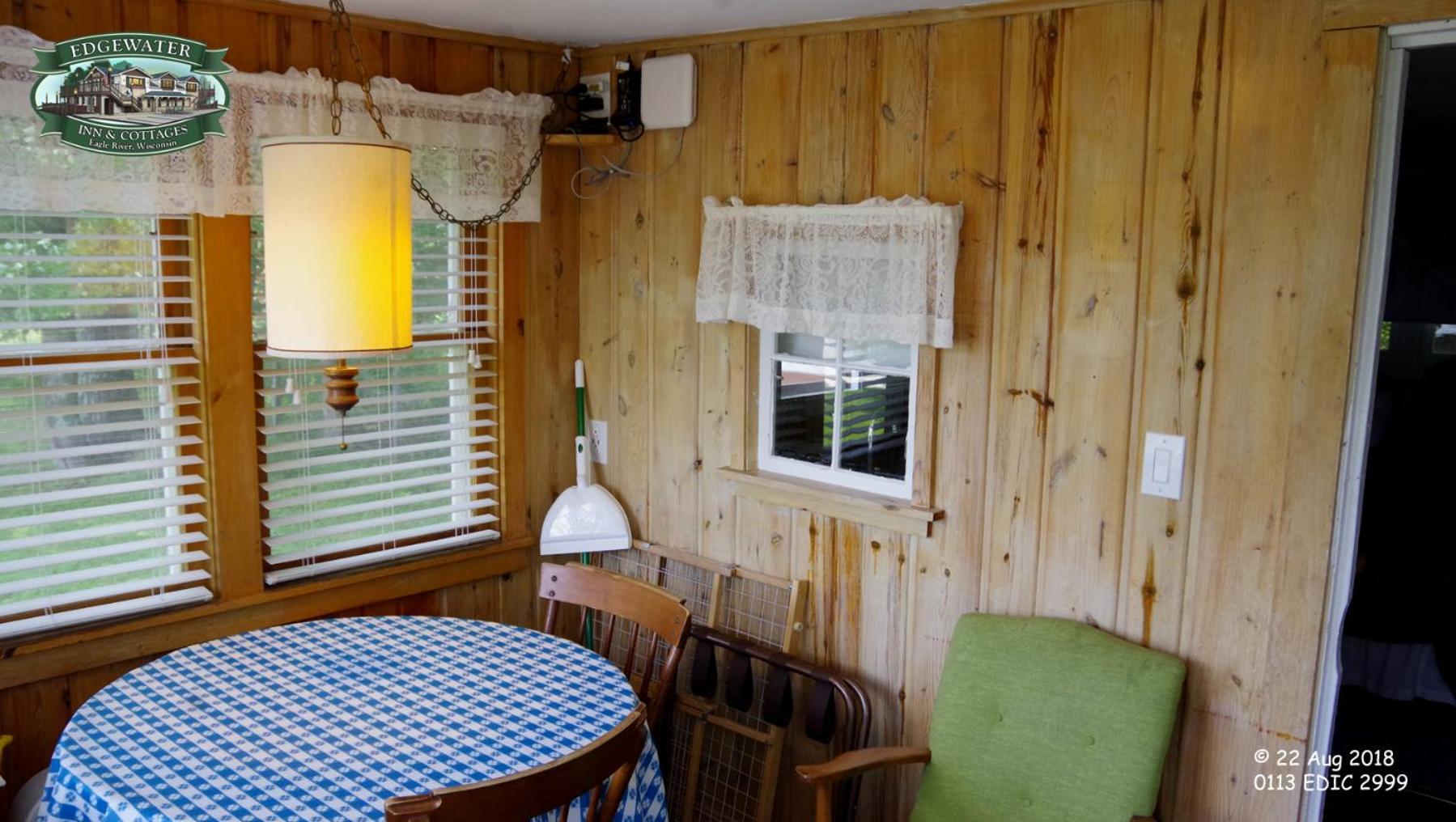 Edgewater Inn & Cottages Игл-Ривер Номер фото